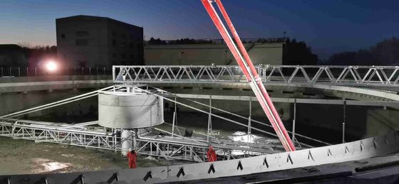 Máy nạo bùn cầu đi lại đường ống đôi được sử dụng cho nhà máy xử lý nước thải