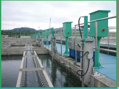 Dụng cụ cạo đáy pittông được sử dụng cho bể bơi nước thải vuông