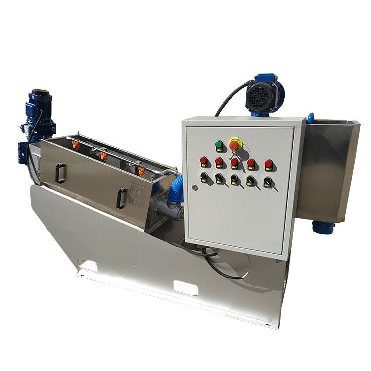 SS304 Máy khử nước bùn kiểu trục vít Xử lý nước thải đồng cỏ 3m3 / H tự động