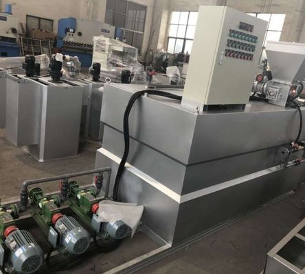 2000L / H PAM Hệ thống định lượng tự động Chloride Flocculant Acid Base Thiết bị định lượng