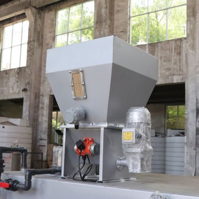 Hệ thống định lượng hoàn toàn tự động bằng thép không gỉ 5t / H Axit cloric Phèn kiềm PAM
