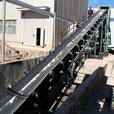 Băng tải trục vít bùn bằng thép carbon Băng tải trục vít xả 300mm