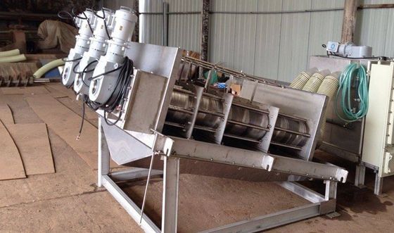 Ba động cơ 300 Máy khử nước trục vít xếp chồng lên nhau Cấp công nghiệp