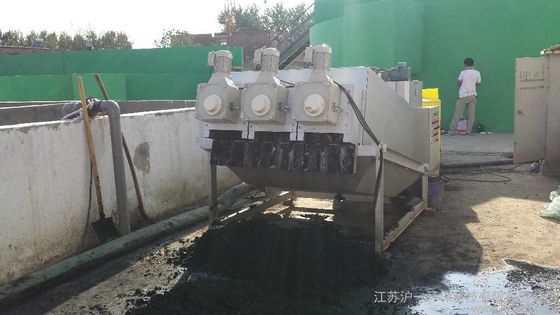 Ba động cơ 300 Máy khử nước trục vít xếp chồng lên nhau Cấp công nghiệp